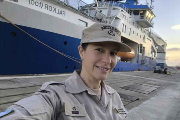 Ya es muy mencionada y es una de las investigadoras de Prefectura detrás del streaming bajo el mar: “Nadia Coralina”